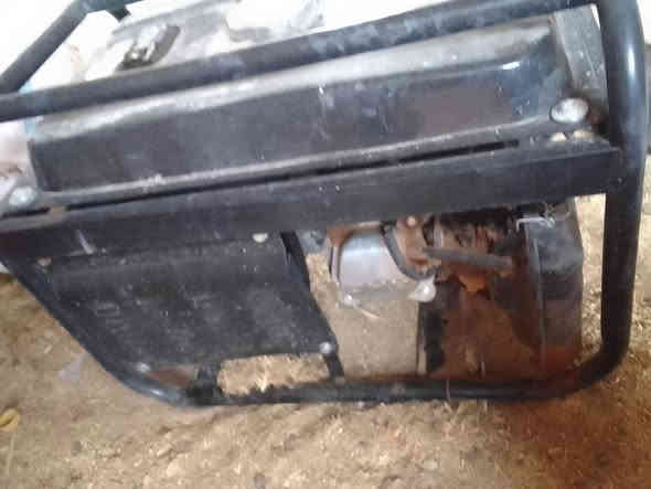 اسلام عليكم يوجد موطورات سكن و كهرباء للبيع الكه‍ربائي جديد وسكن  هم  نظيف السعر ع الاتصال *********** ملاحظه مكان اسديره وسطى او مراوس موطور جديد
