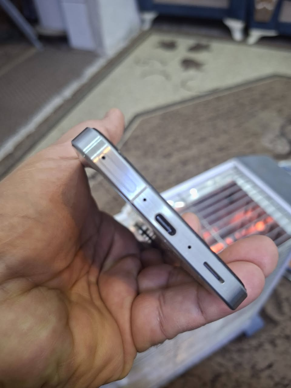 سامسونج A56  ابيض ذاكرة 256 رام 8
الشاشة مبدلة.. الداير بي طخات
#السعر225
مكاني بغداد حي العامل
ماعندي توصيل
***********
مابي اي خلل بشرط تفحصه وين متريد
