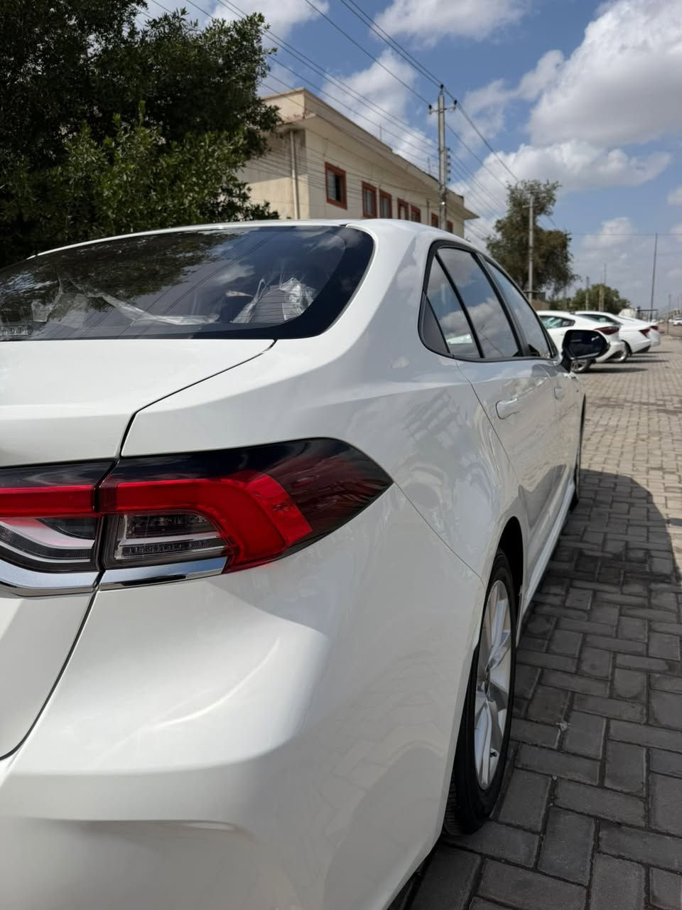 كورلا ٢٠٢٥هايبرد ماشيه ١١ الف فول مواصفات شكل خليجي تحويل مباشر مكفوله كفاله عامه فقط رصعه موضحه مكانها الكرخ حي العامل 
*********** السعر ١٥٥ ورقه لابارد ولا صبغ
