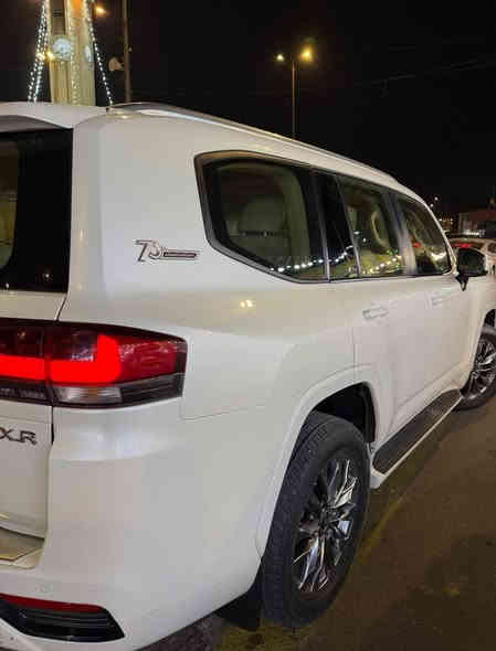 لسلام عليكم اخوان جي اكس ار موديل 2022 ماشيه 150 الف السياره فول موصفات سبعينيه السياره بيهاا بابين تبدل نفس اللون وبيها بارد بلجاملغ الامامي شبر المو شراي ليتصل فدوه مكان السياره بغداد زيونه اي ستفسار اتصل        ***********.  السعر 490 ورقه قفل
