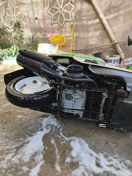 سلام عليكم دراجة بوليسي لبيع كفالة عامة فول شوف عينك لشراي يتصل واني خادم سعر 850  هاذة رقمي ***********
