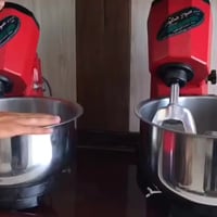 عجانة صناعة سورية حجم ٥ كيلو غرام  السعر ٢٤٠ ألف دينار عجانة صناعة سور...