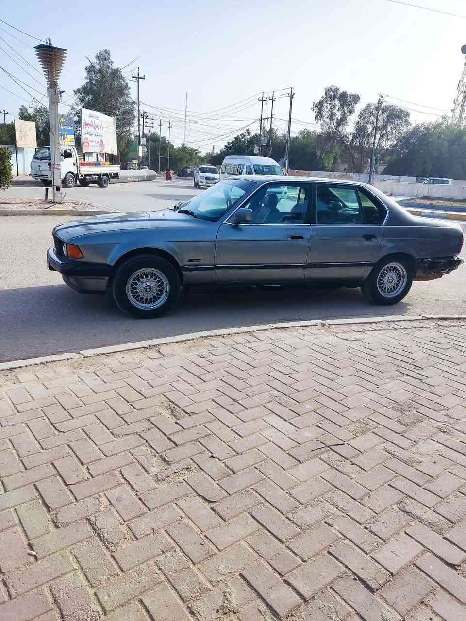 بيئم للبيع موديل 1991 حجم 735 سيارة نضيفه تخم تاير رقم انبار تحويل ثاني يوم مكينة مكفولة بس الكير بي صفنة بل بداية تمشي طبيعي السعر 40 وبية مجال بسيط مكاني حيدريه خان نص الاستفسار الاتصال عل رقم ***********
