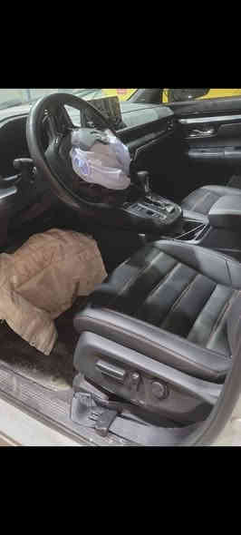 هوندا سي ار في تورنك أعلى فئه موديل ٢٤ مكفوله شواصي ودواخل تعمل وتسير سعر البيع ٢١٠واصل بأسم المشتري بيها مجال بسيط السياره حاليا بالحره وياها ادوات التصليح حسب الاتفاق للتواصل***********
