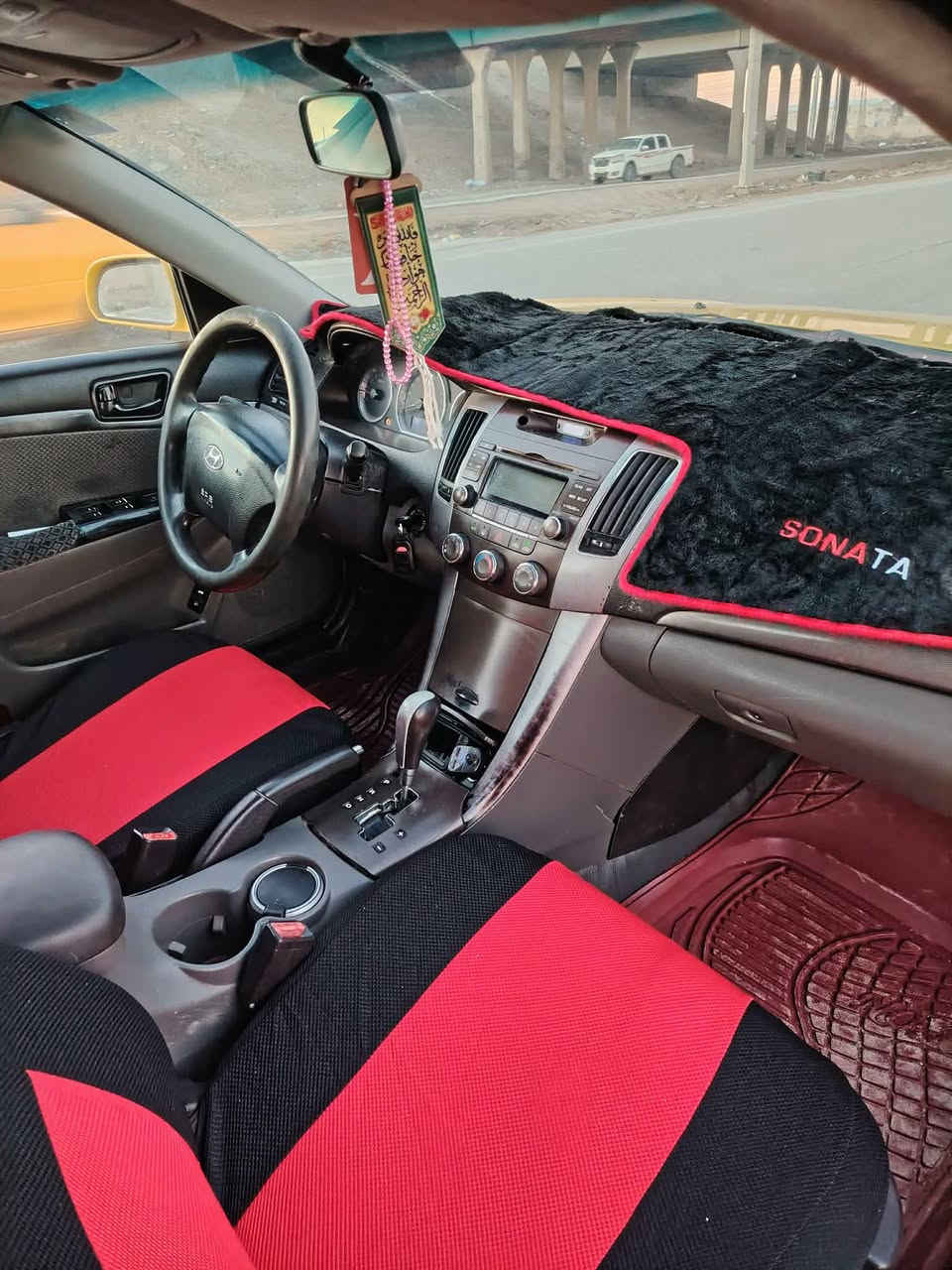 السلام عليكم سيارة سوناتا للبيع 2009خليجي سياره خير من الله مال جناي سنويه لل2029
السعر 85
تفاصيل انتصل على الرقم ***********
