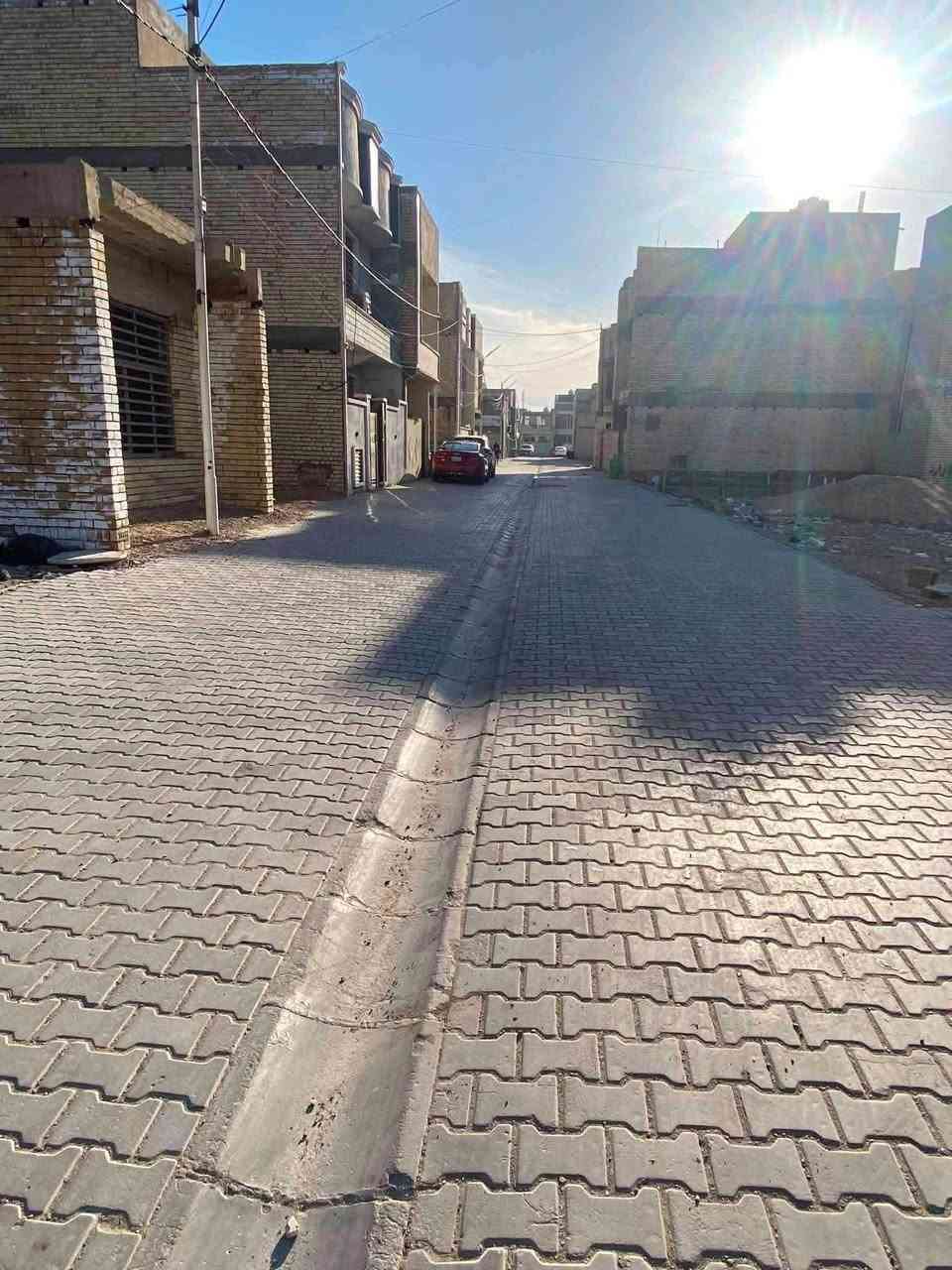 قطعة أرض ركن للبيع في حي العدل – بسعر مميز

فرصة ممتازة للسكن أو الاستثمار في موقع حيوي قريب من الشارع السريع والخدمات.

📍 الموقع: بغداد – حي العدل – قرب مجمع اليمامة على الشارع السريع
📜 السند: سند 25 (زراعي)

📐 المساحة: 70 متر مربع
📌 الواجهة: 6 متر
📌 النزال: 11.7 متر
🛣️ عرض الشارع: 10 متر (مبلط)

✨ مميزات العقار:
• 📍 قطعة ركن
• 🏗️ رفت جاهز
• 🧱 ارتفاع الرفت عن الأرض 50 سم (كونكريت مقاوم)
• ⚡ جميع الخدمات متوفرة وجاهزة
• 🏡 مناسبة للسكن أو الاستثمار

📄 التحويل يتم بقرار محكمة، ويُنقل السند باسم المشتري من المالك الرسمي.

💰 السعر النهائي: 51 مليون دينار (قفل)

للاستفسار أو حجز موعد للمعاينة يرجى التواصل على الخاص.
📞 ***********

#ارض_للبيع #حي_العدل #بغداد #شبكة_دلال_العراق
