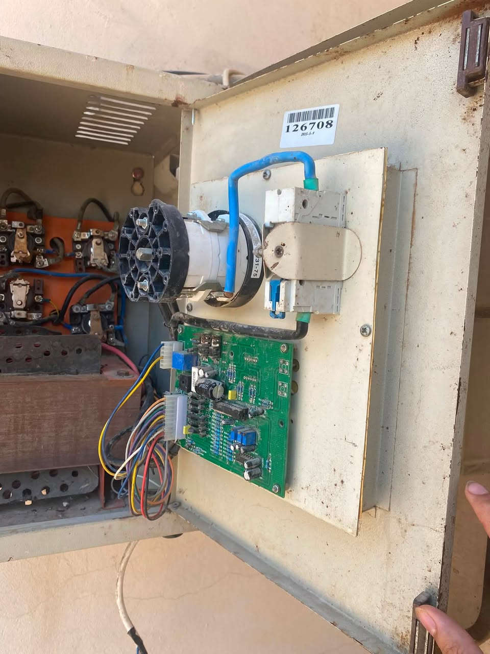 رافعه نوعيه كلش زينه او قويه وستخدام قليل. حجم 20 k  يعني تنطي 80  امبير سعرها 350  الف  مكانها تكريت 
تواصل ويا الرقم ***********
