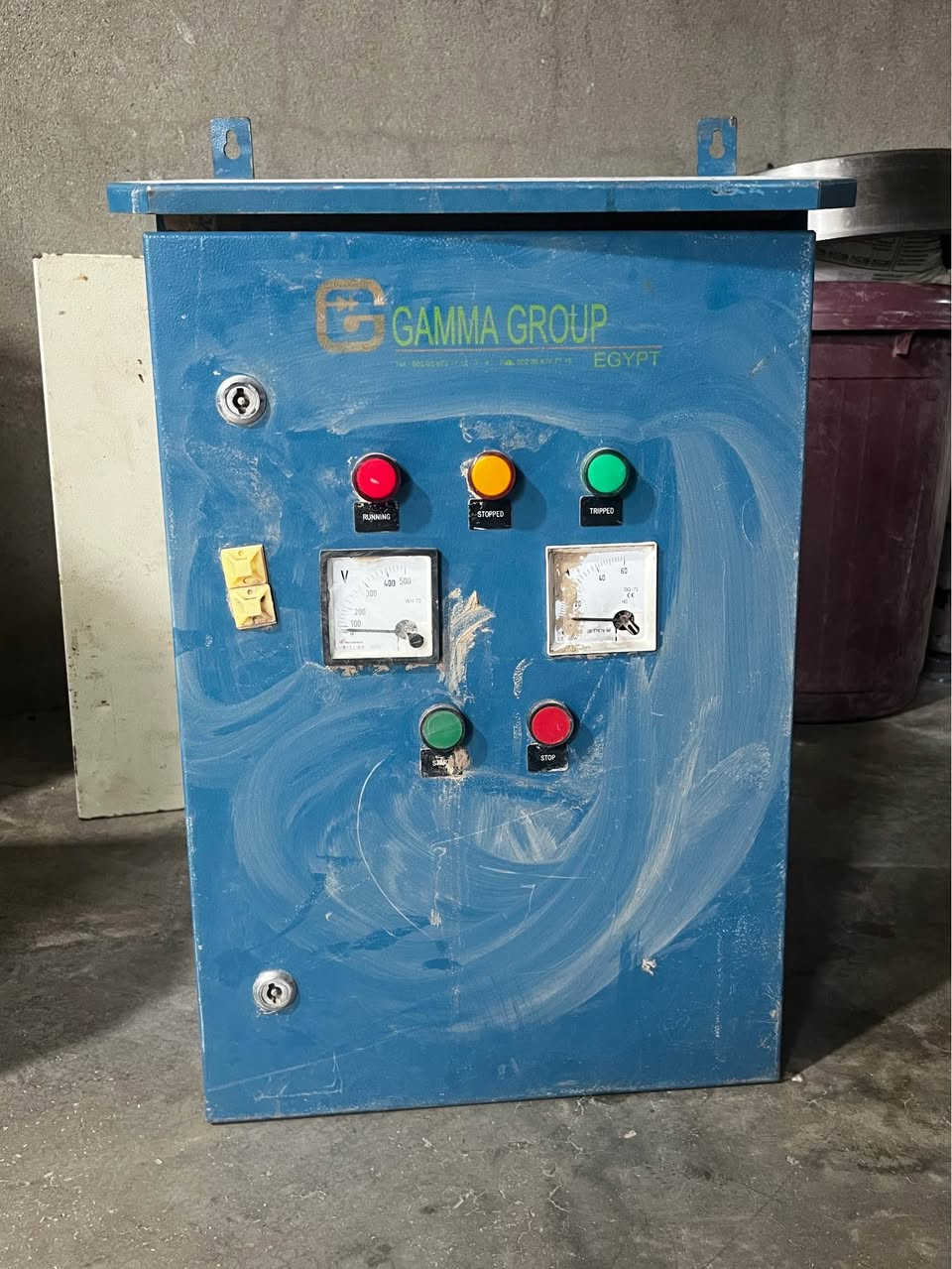 بۆردی کارەبا 
بۆ کارەبای غتاس و غسل و  باخ و بیر چەندین ئیش بەکاردێ
چەند جۆر بۆردی تێدایە
 ژمارەیان ٢٧ دانەیە 
١٨ بۆردی ٣٠ ئەسپی تێدایە 
***********
شوێن پێنجوێن بنجوين, السليمانية
