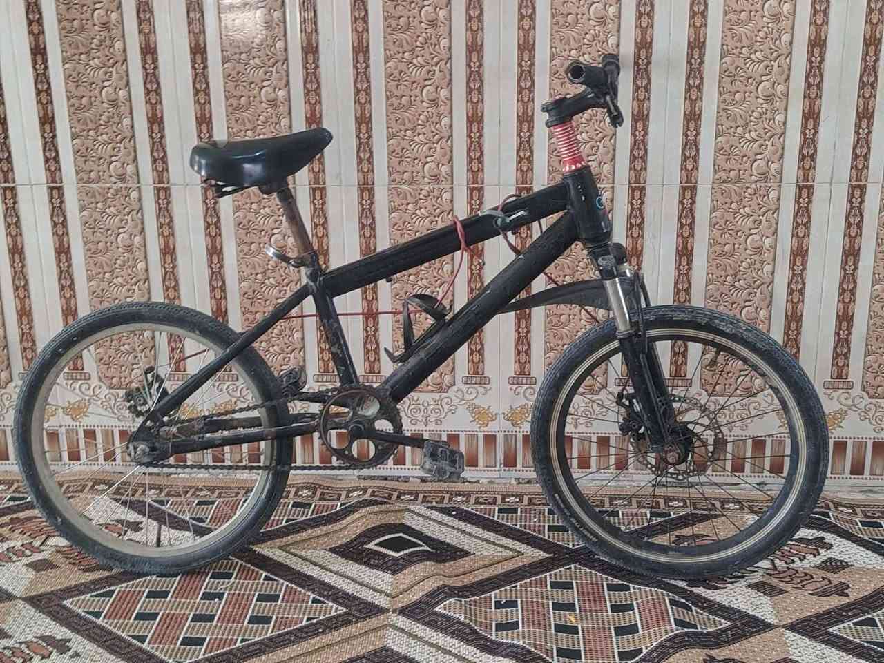 بايسكل للبيع حجم 20
السعر 50


**إذا كنت صاحب هذا الإعلان وتريد حذفه لأي سبب، رجاءا أرسل رسالة إلى الدعم الفني**