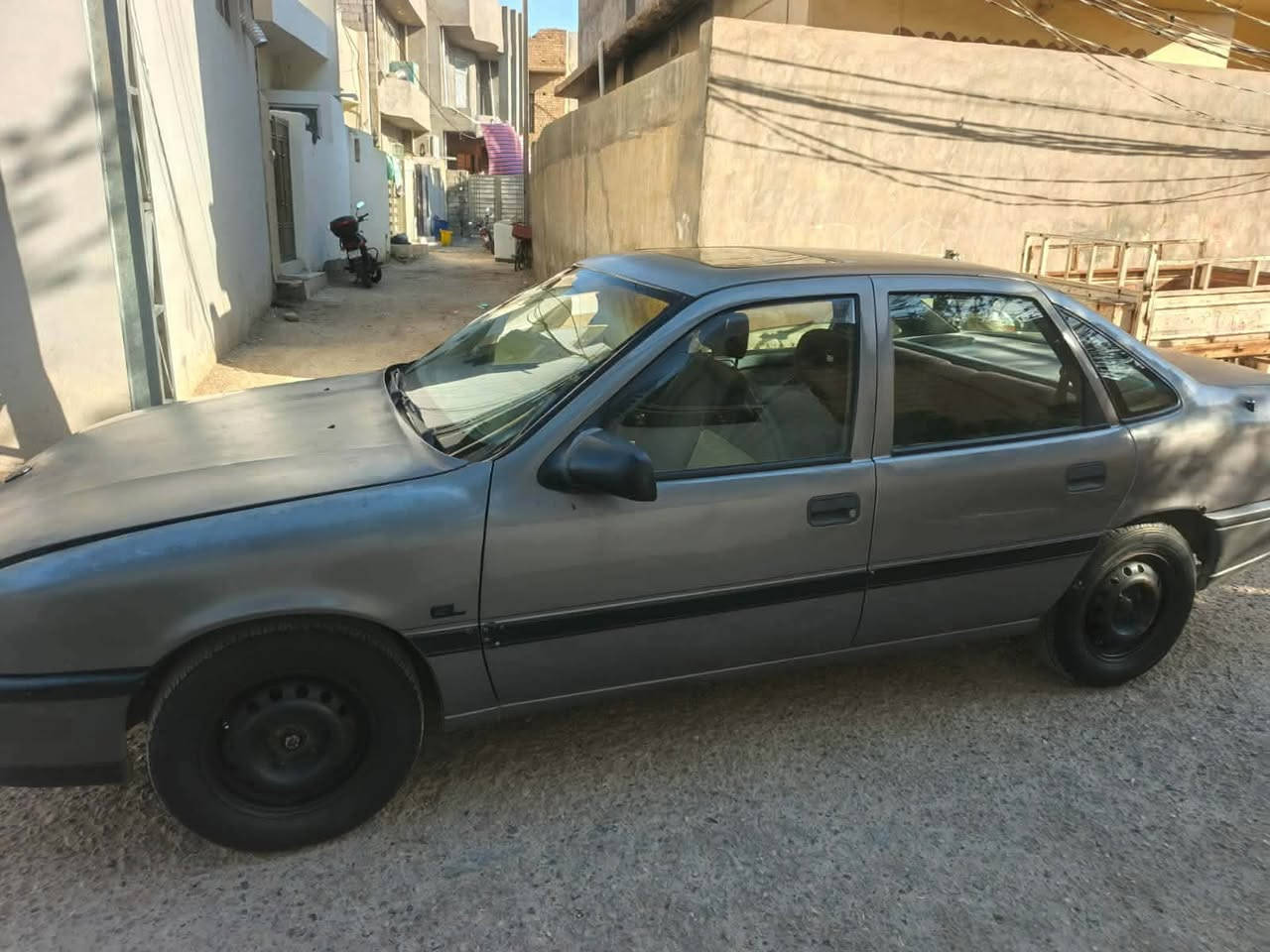فكترا موديل ٩٢ مكينه ١٦٠٠ سياره جاهزه و حلوه بدون نقص رقم بغداد انكليزي سعر ٣٨ مكان سياره ديالى بعقوبه للاستفسار اتصال على رقم *********** ( مكلف بنشر )
