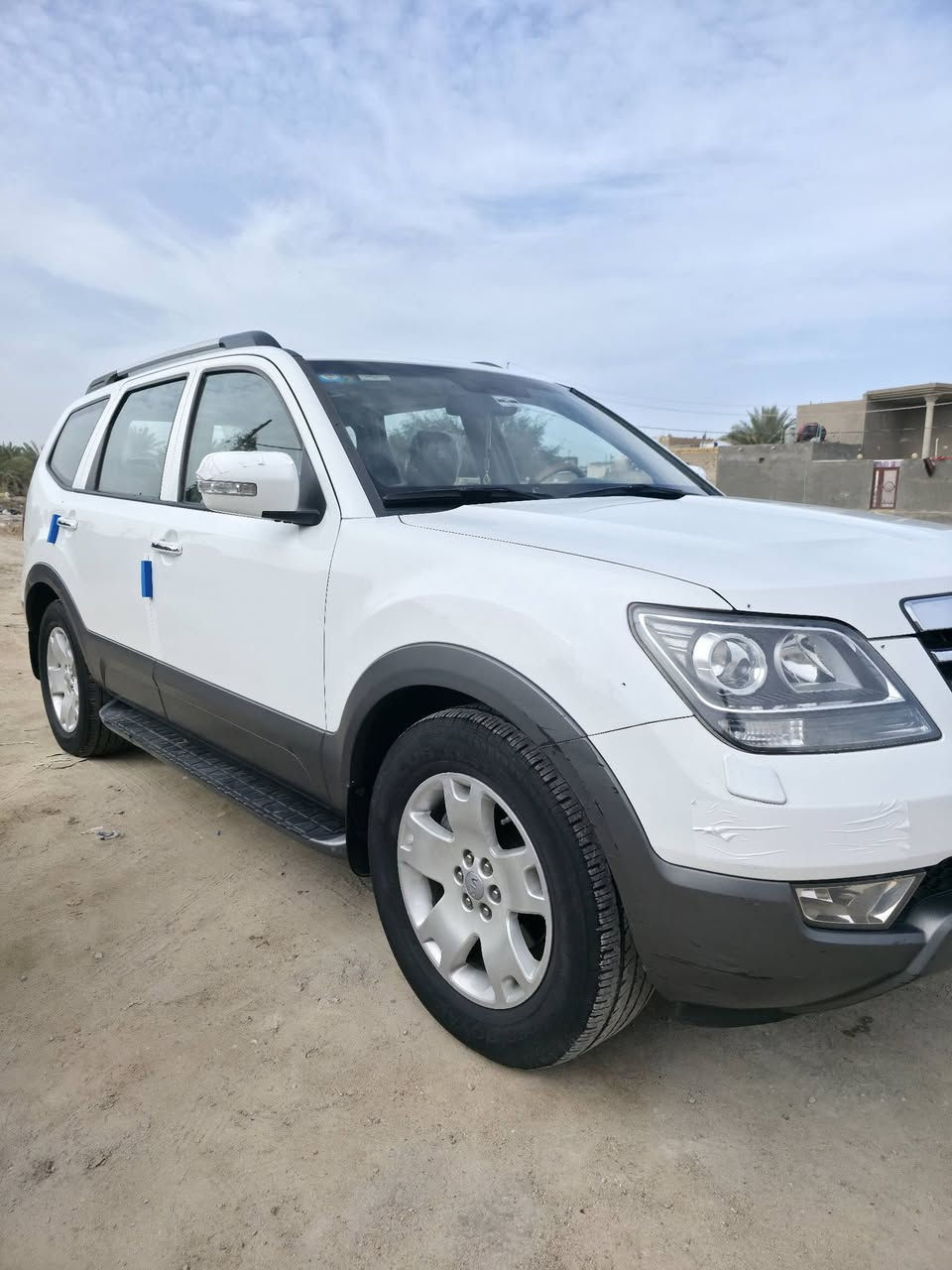 للبيع: كيا موهافي 2013 - باسمي
​المواصفات العامة:
​الموديل: 2013.
​الرقم: بغداد، رقم جديد وهزة جديدة، والسنوية باسم صاحب السيارة والتحويل مباشر.
​الكفالة والضمان (شرط الفحص):
​السيارة مكفولة كفالة عامة (من الضربة، الصبغ، والتبديل) صبغ شركة وبدن كلش نظيف.
​الحداية: بلاد وعلى وضع الشركة (نعومة تامة وبدون أي أصوات).
​الدعاميات: بلادية ونظيفة جداً.
​المحرك: صوته سليم وناعم جداً عند التشغيل الصباحي وعلى وضع الشركة.
​محرك وكير وفور ويل بشرط الفحص (قطرة نقص أو خلل ما بيها).
​الإضافة الاقتصادية (منظومة الغاز):
​السيارة مجهزة بـ منظومة غاز LPG من أرقى الوكالات العالمية.
​سعة الخزان: 60 لتر (المنظومة تحت الضمان واقتصادية جداً).
​المواصفات (فول 1/1):
​المحرك: 3800 (6 سلندر) عزم وقوة ونشاط.
​العداد: عداد ليزري بلادي.
​الجنطة: شفط كهربائية بلادية.
​البصمة: تشغيل وأبواب.
​الكشنات: جلد (كهرباء) مع نظام تدفئة وتبريد وذاكرة خزن (Memory Seat).
​المرايا: جانبيات قلاب مع البك (Reverse).
​القيادة: مثبت سرعة مع خيارات وضع القيادة (Drive Mode).
​السلايد: فتحة سقف شغالة.
​التبريد: 3 قطع (ثلج ماشاء الله) مع تحكم خلفي منفصل.
​الشاشة: شاشة كبيرة، كاميرا خلفية، وحساسات بلادية.
​الدفع: فورويل (4WD) جاهز وشغال 100%. 
السعر 165وبيه مجال وكلشي موجود بسوك والله يرزق الجميع 
للإستفسار الاتصال ***********
مكاني السماوه
