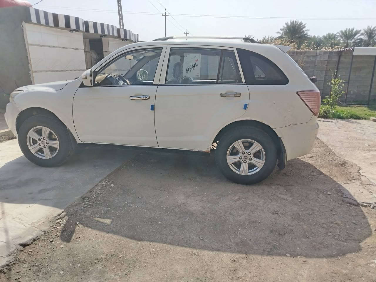 السلام عليكم تحيه طيبه،، للبيع ليفان X60 مؤديل ٢٠١٣ رقم واسط دولي سنويه مججدده لل ٣٠ كير عادي كير ومحرك وصدر وكهرباءيات وتخم تاير كله نضيف سياره بلاديه ومكفوله من الحادث والضربه والصبغ سياره نظيفه جدا السعر ٤٥ وبيهه مجال العنوان واسط الزبيديه ***********
