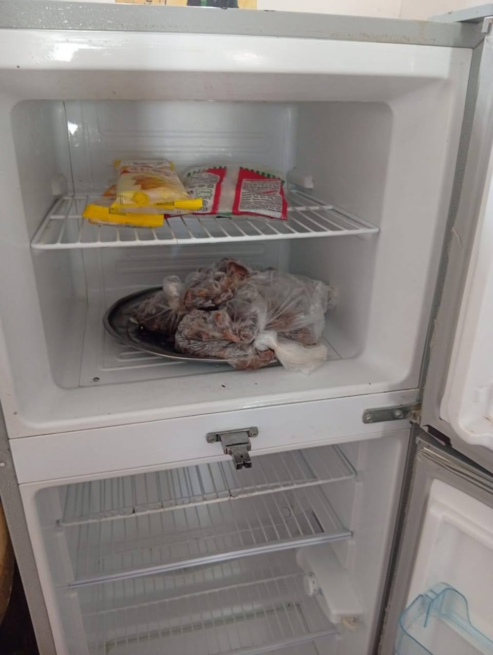 ثلاجة حجم وسط نضيفة جدا للبيع ب٢٧٥


**إذا كنت صاحب هذا الإعلان وتريد حذفه لأي سبب، رجاءا أرسل رسالة إلى الدعم الفني**