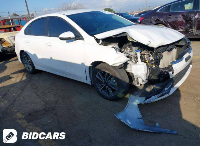 سلام عليكم كي فورتي للبيع 2022 رقم بغداد حره سياره بيه قطعتين حساسات خلف وامام سياره مكفوله من عده حادثه في امريكه قطعتين ول باقي مكفول سياره يرهم مراوس وبيع سياره مكانه الانبار فلوجه سعر $147رقم الاستفسار‏‪***********‬‏
