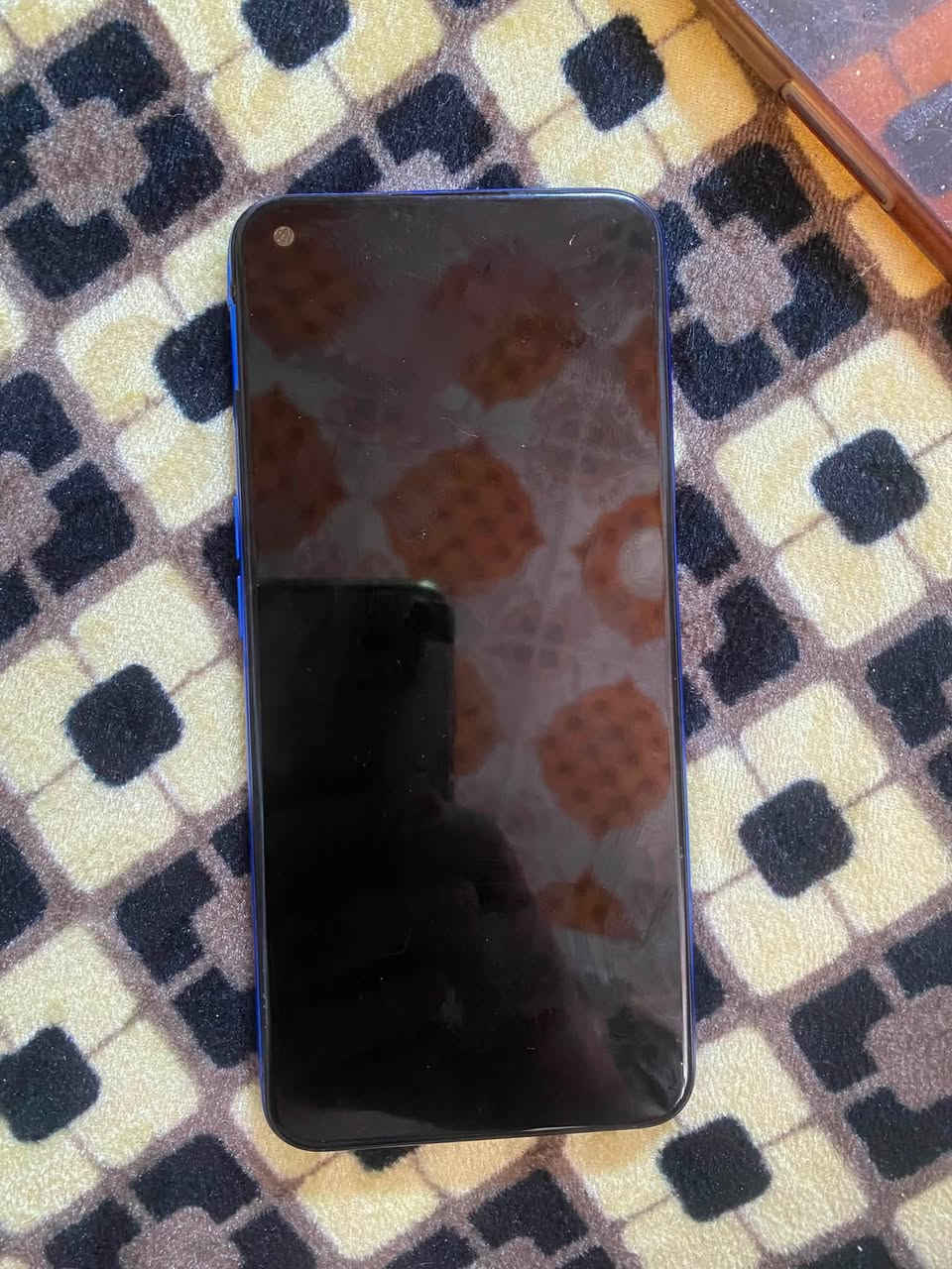 السلام عليكم مبايل للبيع OPPO A55ذاكره 128شغال مابي عيب بس الشاشه من الطارف كايمه بصمه كله شغال سعره 40الف كركوك حي العسكري ***********
