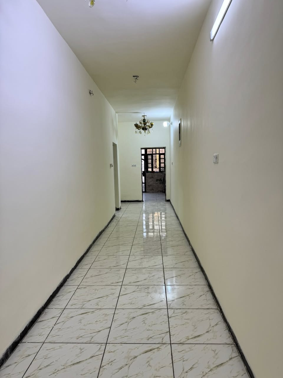 #للإيجار في #السيدية درجة أولى ❗️650الف ❗️طابق ثاني 

عزل تام غرفتين وصاله وطبخ وخدمات صحية الاتصال 

***********متوفر وتساب ‼️
