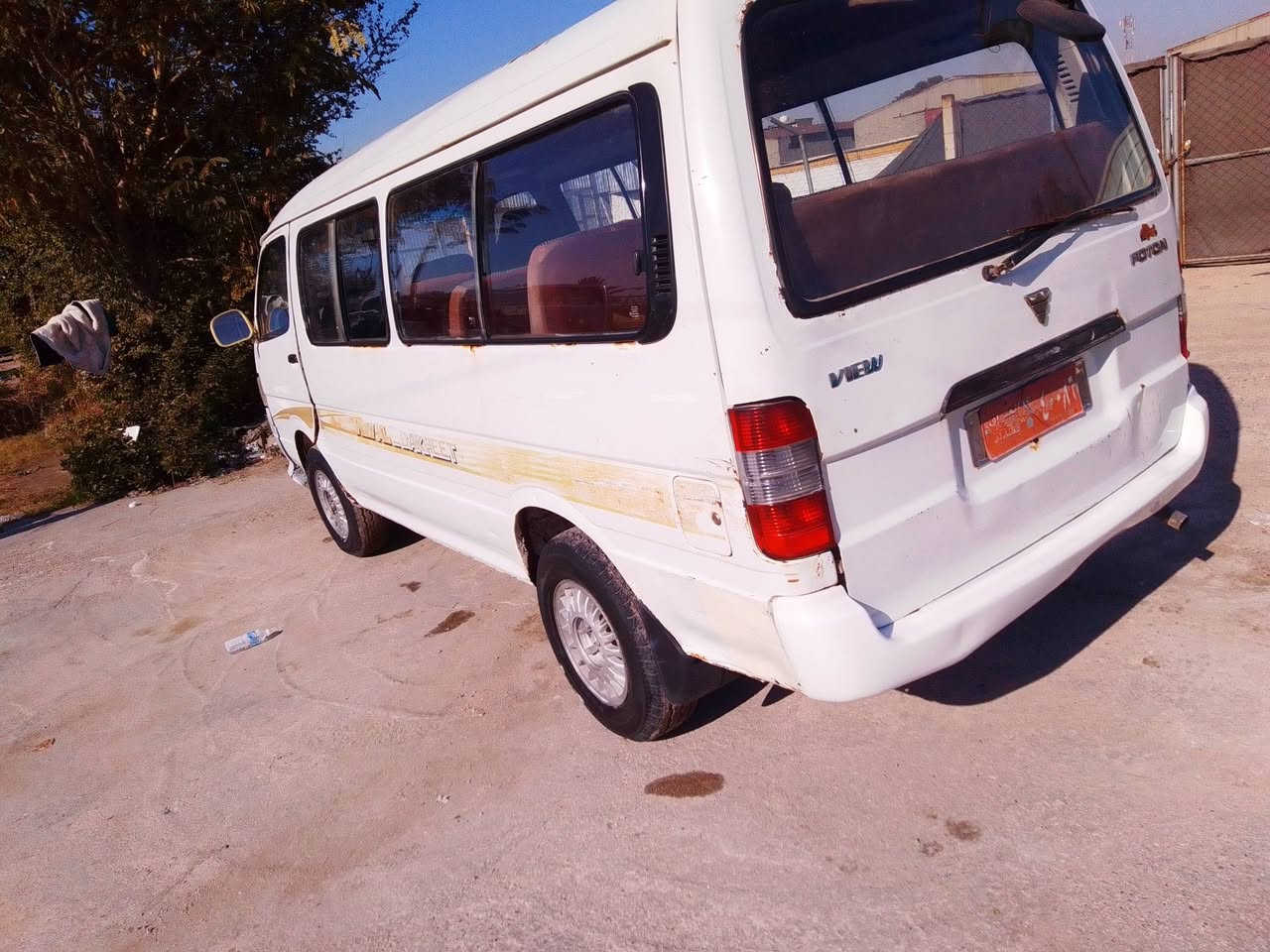 سلام عليكم كيا فتون موديل 2009 رقم بغداد احمر بدون صبغ ولا ضربه سياره بلاديه مكينه قبل كم يوم نزلتها حاوية صدر جديد تخم تاير جديد السعر 35وبيها مجال عليها هيئة 600 الف سياره شرط تحويل مكاني بغداد الشعب للاتصال ***********
