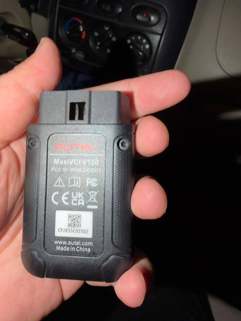 السلام عليكم 
اخوان عدي هذا جهاز فحص اعطال سيارات من شركه AUTEL MX900TS وبرمجه كافه انواع السيارات وبرمجه حساس الاطارات هم 
وبي تحديث مجاني مدت سنتين وجهاز نضيف استعماله قليل للشراي اتصال ***********
