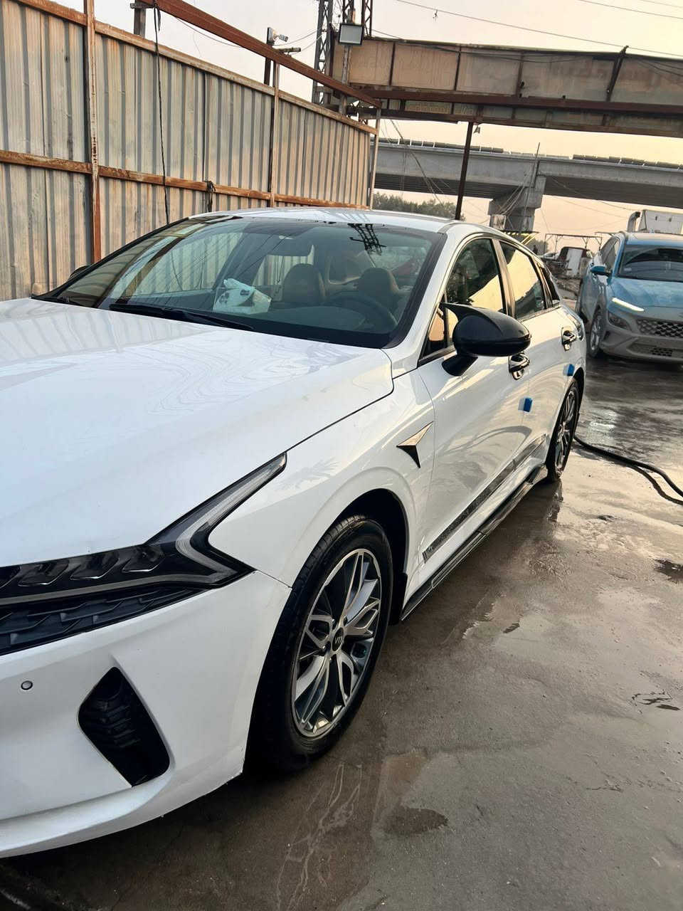 السلام عليكم k5 للبيع موديل ٢١ ماشية ١٠٥ الف كيلو تفاصيله كلة بالسونار مرفق مع الصور مواصفات عادية السيارة خليجية محرك ٢٠٠٠ دوش بدون ايرباك بدون فتح بس انطخت او نصبغ الجاملغ السعر ١٧٥ $ مكاني كربلاء ***********
