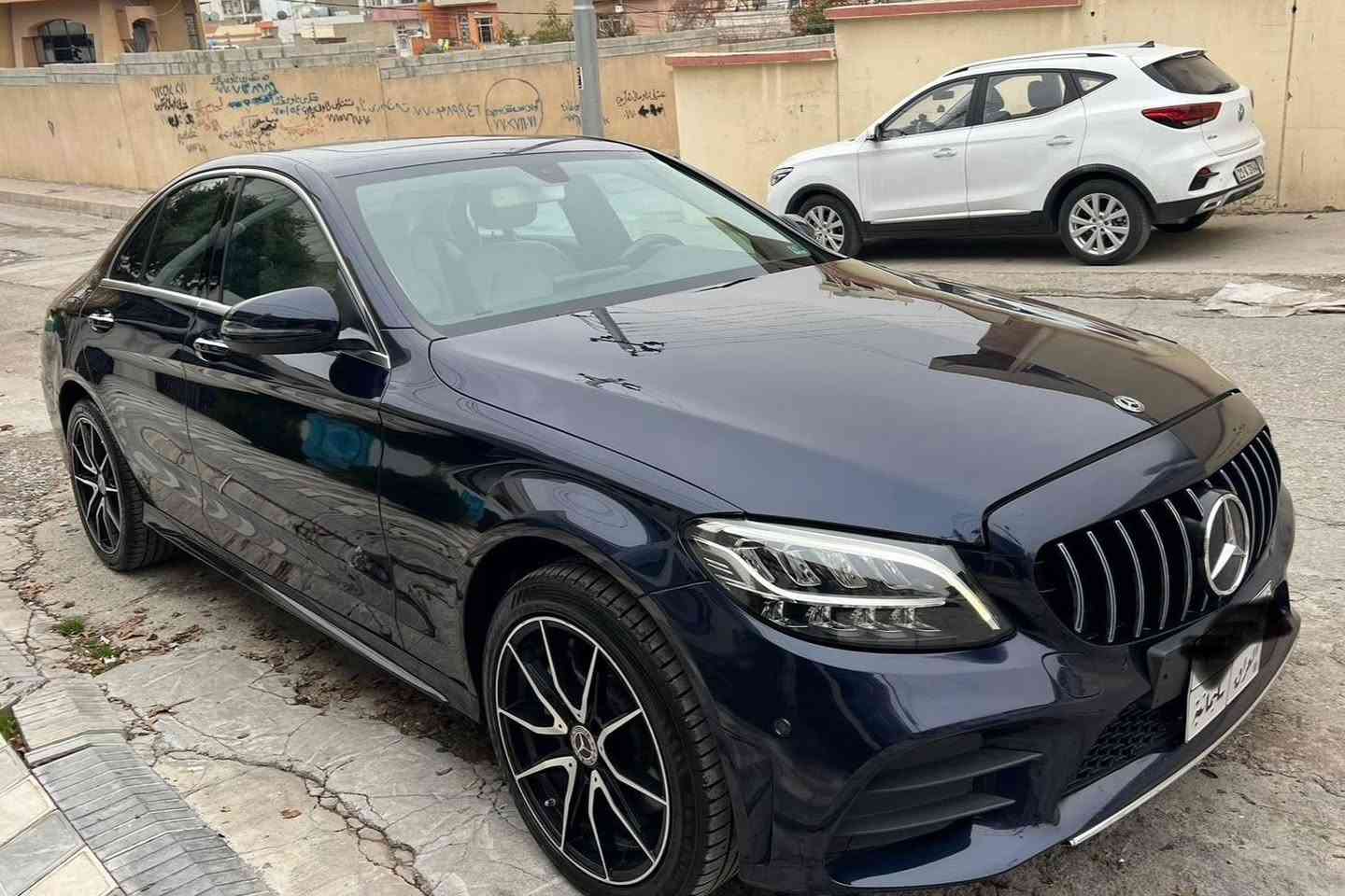 مارسیدس بێنز c300 مۆدیل 2019 ئەمریکی
روبعێک بۆنیت بۆیاخە
72 هەزار کیلۆمەتر رۆشتووە
بێ ناو گرتن بێ ئێرباگ
هیچ مەسرەفێکی تێدانیە 
زۆر پاک و خاوێن 

سـعـر : لە کۆمێنت داوابکە ڕاستەوخۆ بۆت دێت 📥 

گێرو مەکینەو کارەبایات بە شەرت
هیچ کێشەیەکی تێدا نییە 

ژمارەی خاوەنەکەی 
***********
