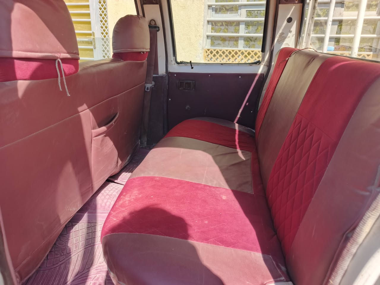 نيسان للبيع موديل 88 كير او مكينه بلاد شرط تخم تاير او ويل حداديه زينه تحويل ثاني يوم دواخل توني مدوشم سعر 32 ***********
