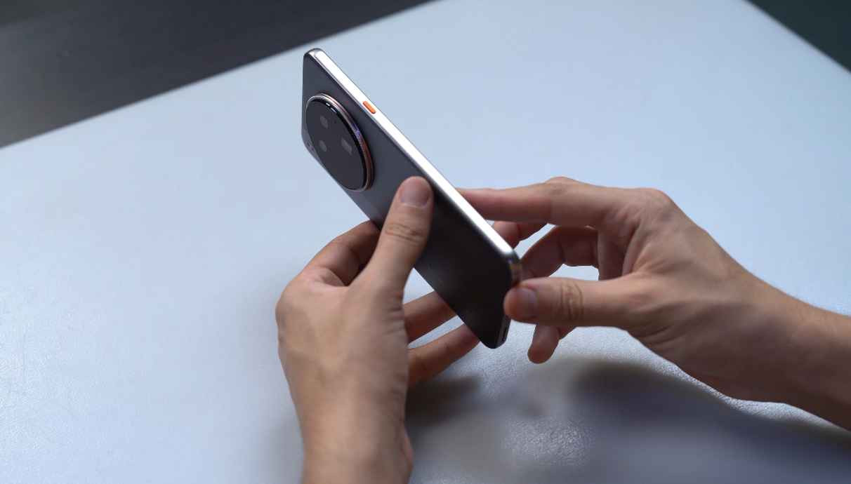 بطل الذكاء الإصطناعي .. تكنو كامون 40 بريمر 5g كامل ملحقات مكفول من كلشي نظافتة وسط .. جهاز يدعم 120 فريم بالببجي وشاشتة امولد 144 هيرتز للبيع او للمراوس السعر 380 وبي مجال قليل مكاني نجف هذا رقمي *********** . النجف, العراق
