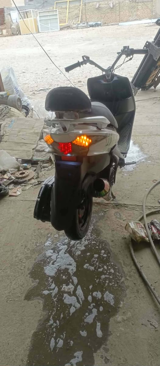 دراجه كوم حديد تتشغل وتطفي السعر 80 قفل مكاني حله***********
