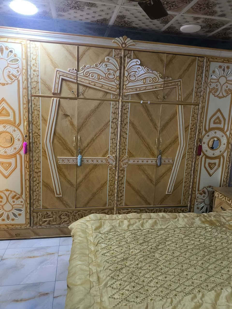 سلامون عليكم غرف نوم مستعمل البيع في كربلاء بيع مستعجل  الغرف نضيفه ***********اتصل عل  هاذي الرقم
