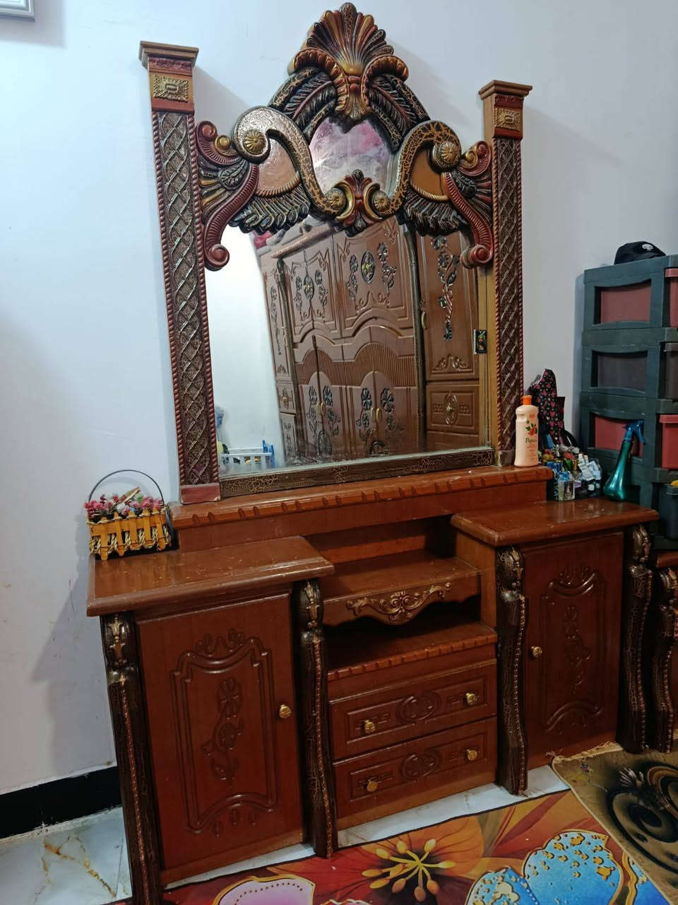 غرفه نضيفه سعرها ٦٥٠وبيه مجال مكانهم ناصريه
***********
