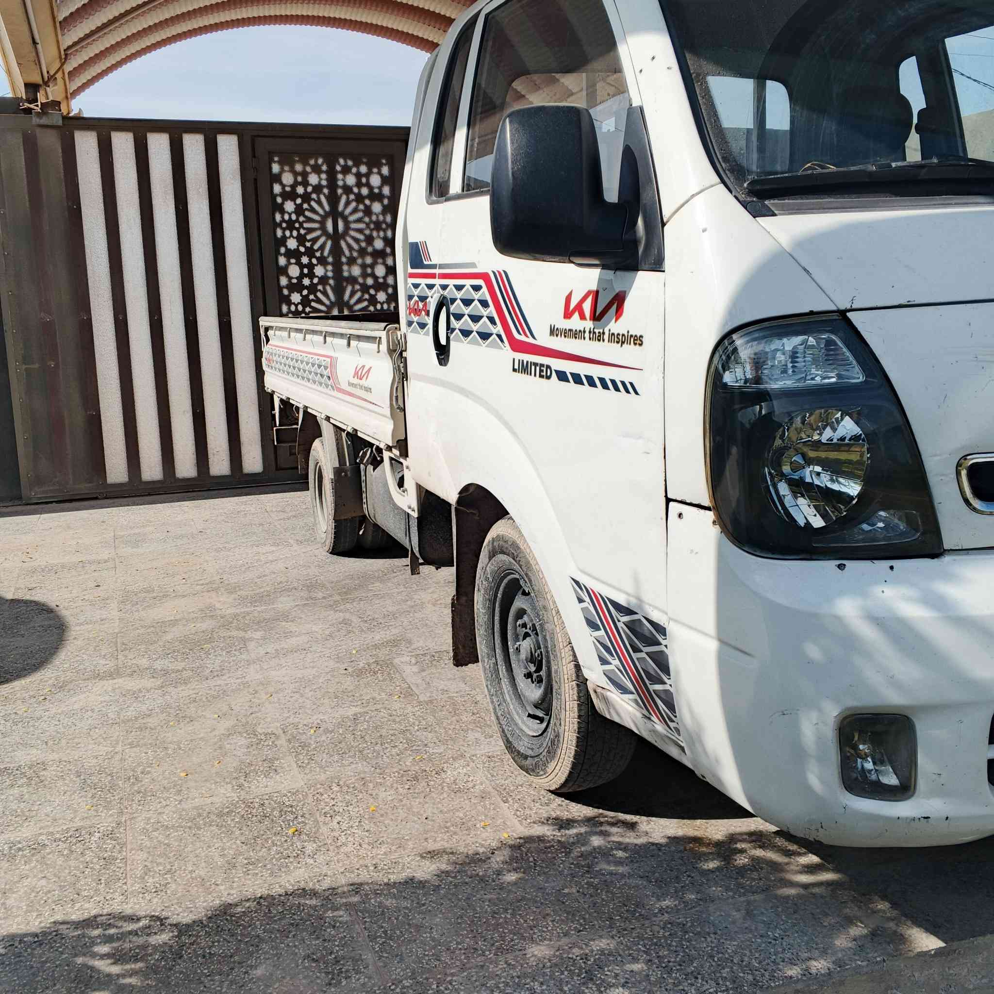 كيه مديل 2017بيه بارد مكانات قليله والباقي مكفول سنويه لل 28 مكينه كير حداديه تخم تاير  بس واحد نص عمر كهربايات كله شغال حساس خلفي مكان نجف كوفه شارع المعمل  بسم ابن عمي ***********السعر 105
