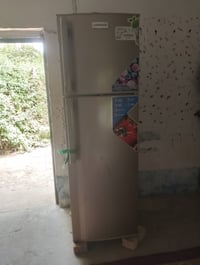 ثلاجه • استعمال قليل • سعر مناسب