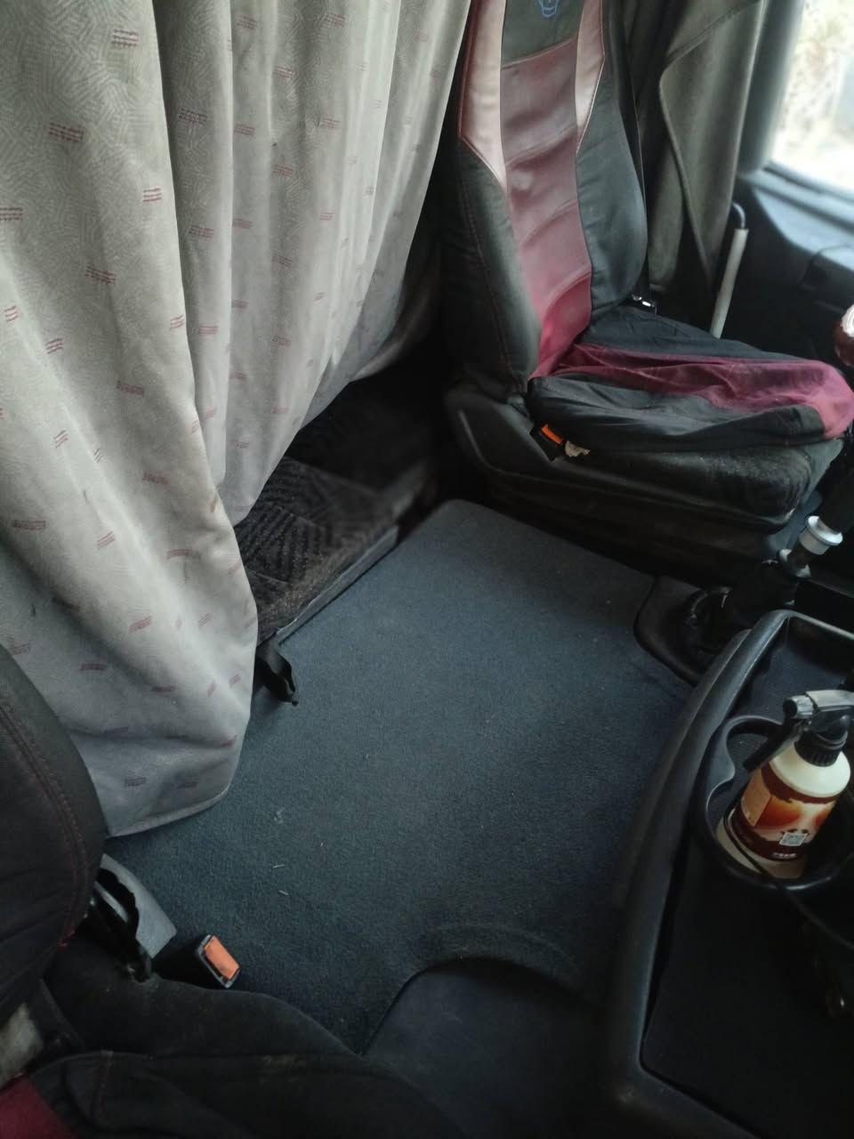 سلام عليكم
سكانيا موديل2003 انجكتر رقم دهوك سياره فلات مثبته  بل سنويه 3دناكير مزوج 
مكينه خير من لله بس بيه تبخير سياره

كير 3/3 محرك خير من لله قماره كفاله عامه كلج جديده  شاصي مكفول من صبغ عربانتها لشاصي ماله موجود 

مصفر غرايم وضرايب تحويل موجود وكاله بسمي

مكاني

بغداد النهروان  

‏‪***********‬

‏‪***********‬‏

السعر 115 وبيه مجال للشراي
