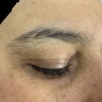 صالون لمسة رورو • مكياج مناسبات • A404