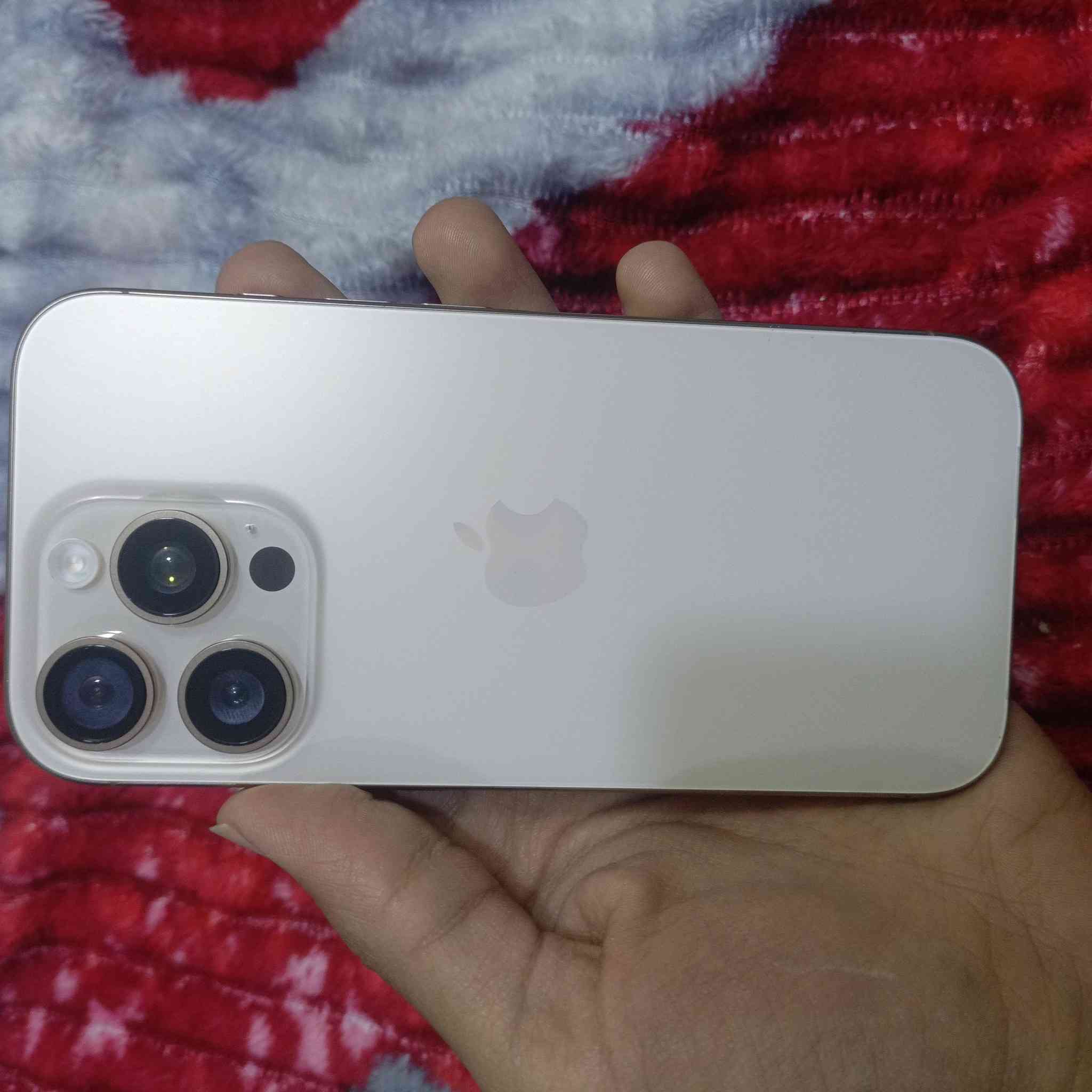 السلام عليكم للبيع ١٦ برو
ذاكرة ٢٥٦ بطارية١٠٠ الجهاز نضيف جدا الشاصي زلغ مابي 

مستبدل شاشه وفيس ايدي متوقف والكامرات الخلفيه بيها وصخ تحتاج تنضيف 

بيع او مراوس السعر ٩٠٠ وبي مجال بسيط

مكاني بغداد الكرادة قرب مقهى بن رضا علوان
***********
