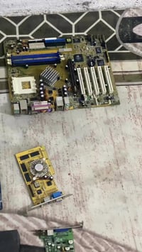 ١٦ حاسب بدون شاشة • ٥ مذربورد • ٣ كرت شاشة