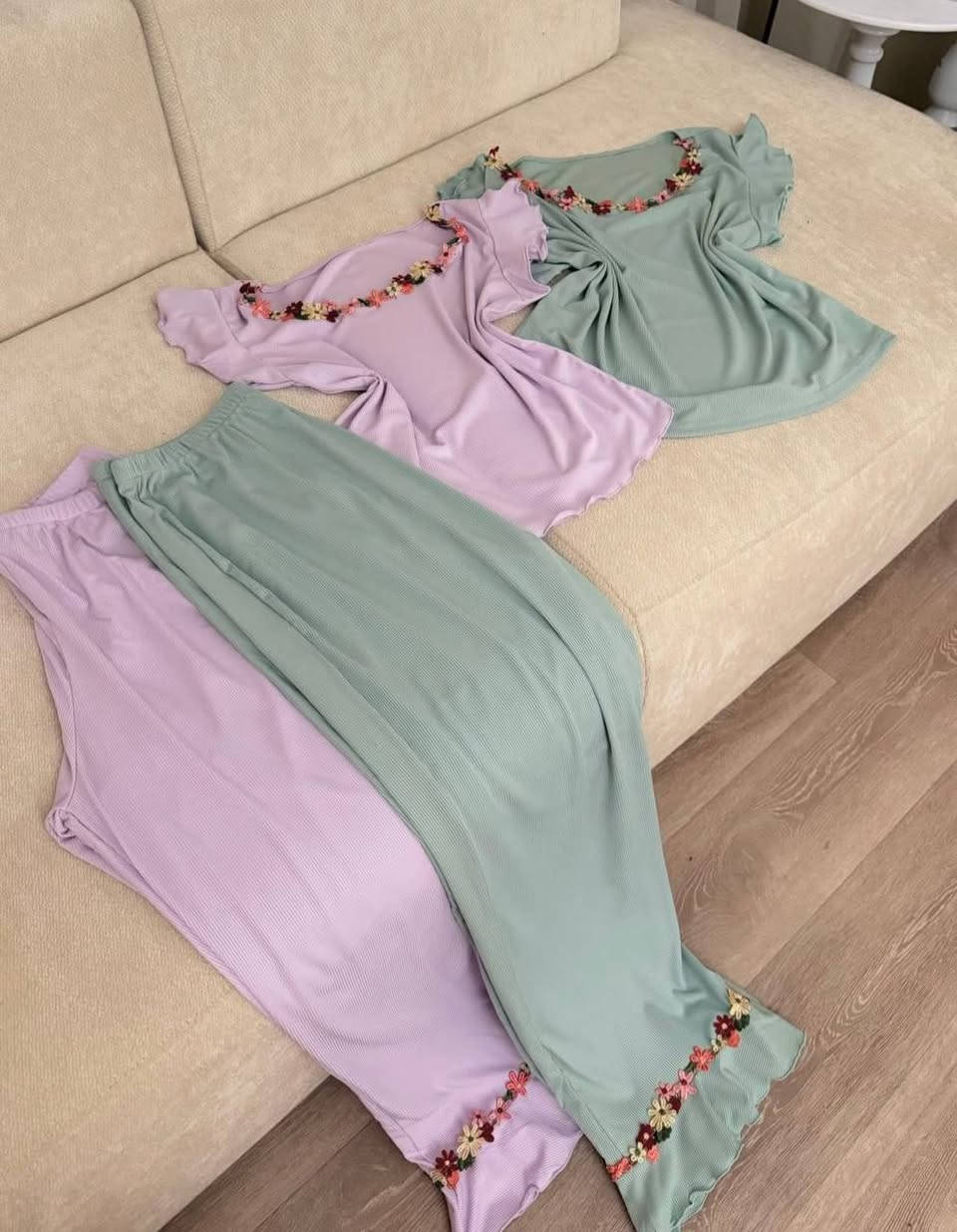 تراك نسائي
قياس فري سايز 

توصيل نجف 3 
محافظات 5


**إذا كنت صاحب هذا الإعلان وتريد حذفه لأي سبب، رجاءا أرسل رسالة إلى الدعم الفني**