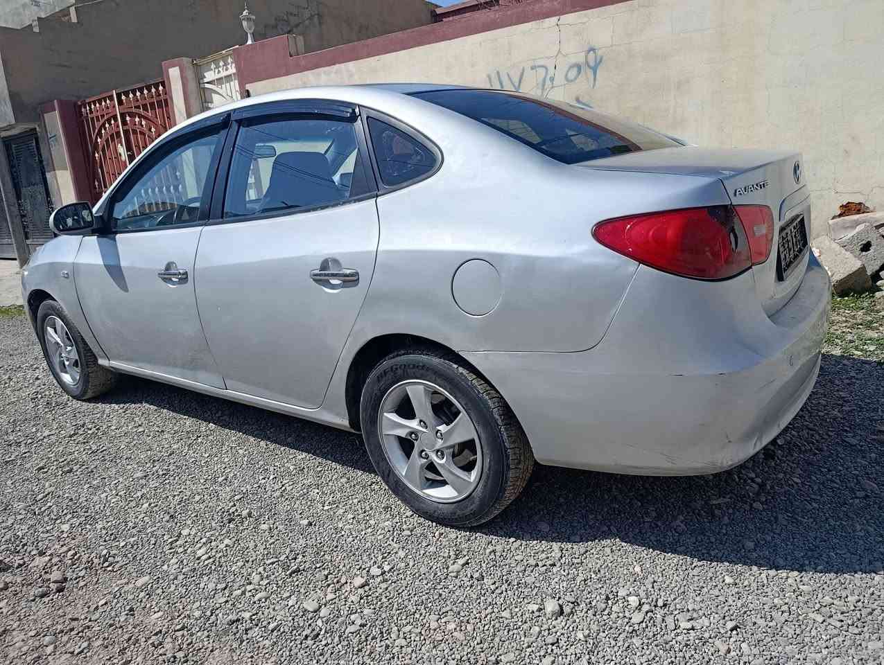 ئاڤانتی سلڤەر بڕاوە
هۆندا ئاڤانتی 2007
230هەزار ڕۆشتووە
براوەیە ...پشتی حاسەیە....... جوانە و خایسی نیە 
مەکینە ١٦ ی دکشن بەرزە 
دکشنی بیلادی بۆ داندراوەتەوە.
بەس سڵایت نییە 
کوشن هیتەر کوشن جڵدە
سوکان ڤۆلێۆم 
هەشت پەڕەشوتە 
ئاوێنە شەفت 
بیلاد دەسک نیکل
سەیارەکە مەسروف کراوە
سەقفی بەشەرت بێ بۆیاخ 
تەبرید سارد بەشەرت  
گیر و مەکینە بەشەرت
کارەبای بەشەرت  
ABS
جامی پێش و دوای هەلگیراوە
تەقە و ڕەقەی بەشەر کامل مەسرەف کراوە 
شوێن ...ڕانیە 
***********

***********
