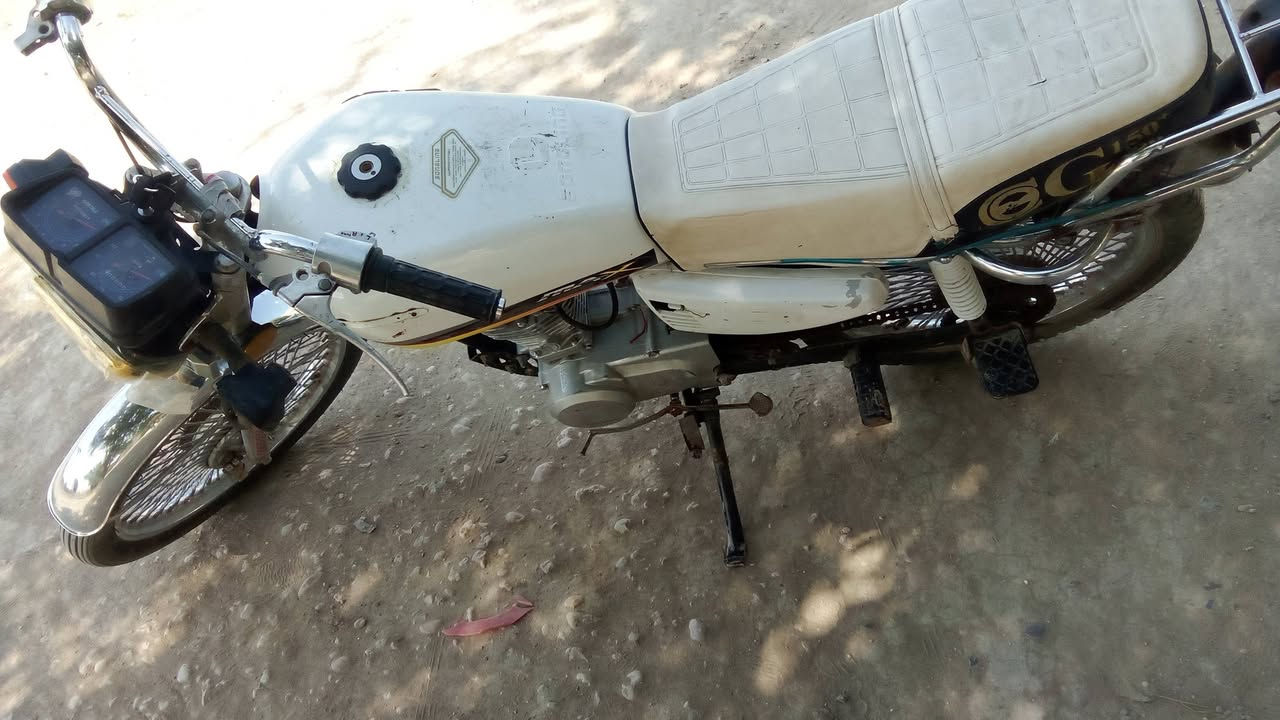 سلام عليكم دراجه للبيع
محركه مكفول من كلشي لا تبخير ما مفتوح 
محاويل ناحيه الامام سعر 280وبي مجال لطيبين تواصل ***********
