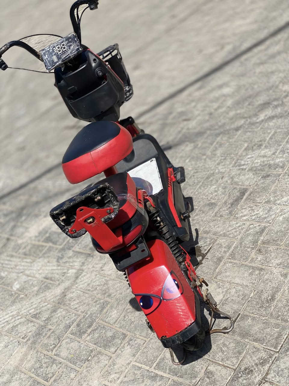 سلام عليكم عدي دراجه شحن لبيع مستعجل دراجه جديده بطارياته جديده كلشي جديد لعنوان بغداد مدينه لصدر قطاع 55بل خدمي مال داخل لسعر 190وبيه مجال رقم لهاتف ***********
