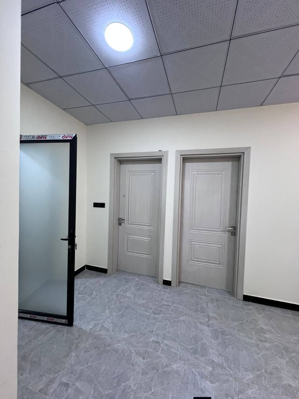 فرصة لأصحاب الإمكانيات الضعيفة.
يتوفر أربع بيوت كل بيت المساحة 100م
إبي الخصيب - مهيجران - قرب جامع الگرية .
البناء حديث 2026✨🏠
#سعر_البيت_الواحد :: 42 مليون وبي مجال .
#كل_بيت_يحتوي :: طارمة أستقبال مطبخ صارلة
غرفتين منام صحيات داخلية مناور صحيات خارجية.
#نوع_العقار :: وقف سني مسجل أصولي . سنوياً 100 الف
#الخدمات :: ماء كهرباء تبليط انارة منطقة سكنية ومخدومة.
تتكاتب تستلم بيتك 🔑🤝
#للأستفسار ::واتساب ***********
