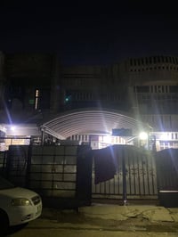 بيت مساحة 100متر. طابو صرف واجهه 5. نزال 20 . الشعب قرب سوق 4000 موقع ...