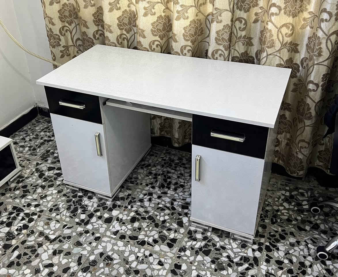 سلام عليكم غرفه نوم تركي 5 قطع شبابيه خشب ثقيل نوعيه ممتازه مومثل هذي بسوك الخفيف للامانه تركيه درجه اولى
سرير عرضه 120 يعني يعتبر سرير ونص + مخزن و كومدي وميز تواليت و ميز دراسه وكنتور 
رايدها 450 الف وبيها مجال 
عالنوان بغداد حي الجهاد متواجد خاص …


**إذا كنت صاحب هذا الإعلان وتريد حذفه لأي سبب، رجاءا أرسل رسالة إلى الدعم الفني**