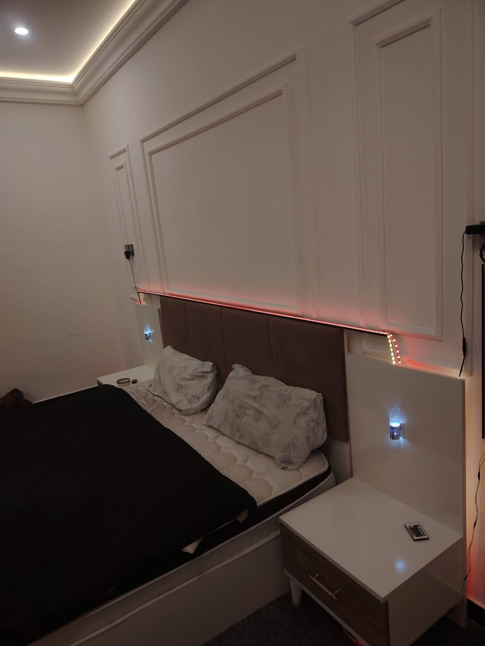 سلام عليكم
غرفه نوم تركي للبيع  5قطع مستعمله قليل اخت الجديده
السعر 600 وبيها مجال
العلوان المعقل الفنجانيه قرب البولنك
 رقم الهاتف ***********
ما متواجد فيس بس واتساب واتصال .
