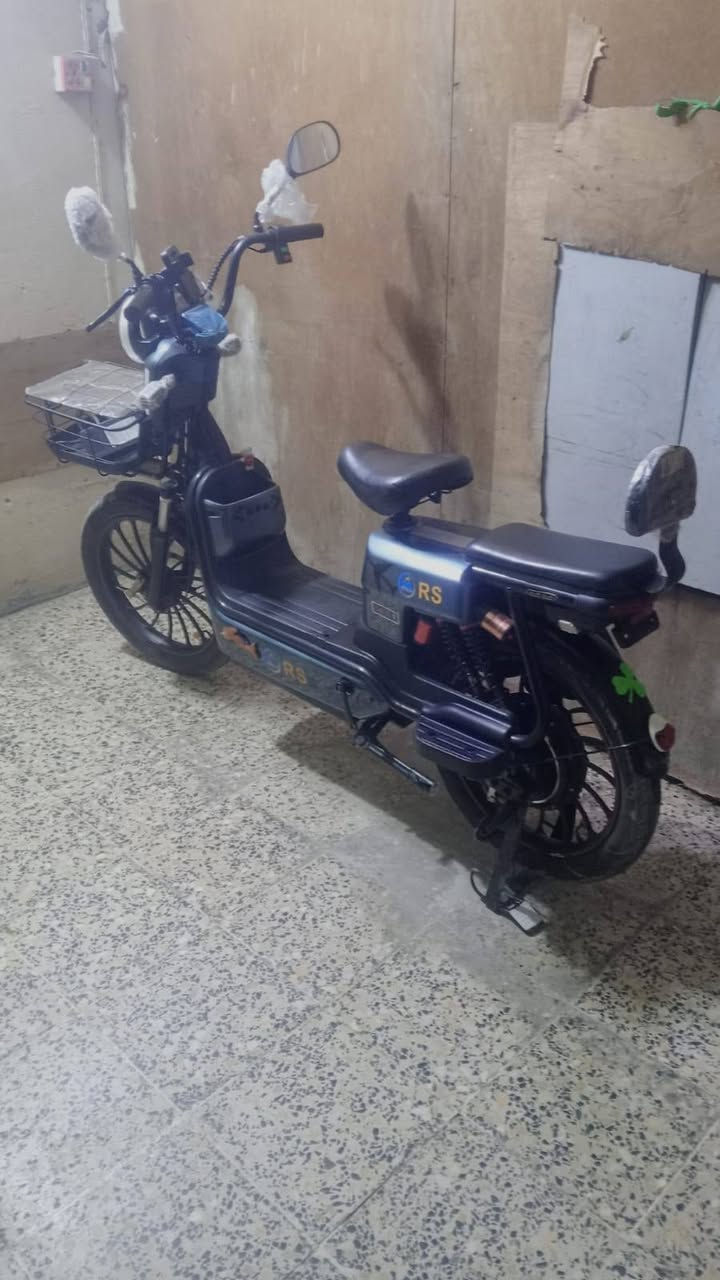 سلام عليكم دراجه شحن للبيع مابيها اي عطل موصفاتها بصمه+سويج2بطاريات5كبار سرعه 90كهربائيات كلها شغاله وما بيها اي نقص سعر350وبيها مجال عنوان بغداد البلديات ***********
