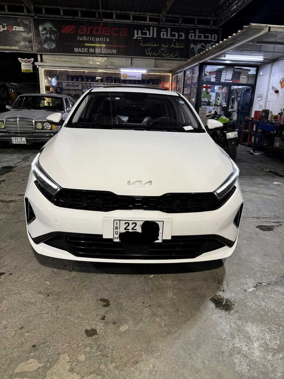السلام عليكم
سيراتو K3 2024 

فتحه سقف 

اوتو هولد 

درايف مود 

تحكم ستيرن جهتين 

مثبت سرعه 

شباك بيانو

كشنات جلد 

بصمه عدد 2 

لايت LED 

بك لايت لد 

مكاني الكاضميه 

***********
