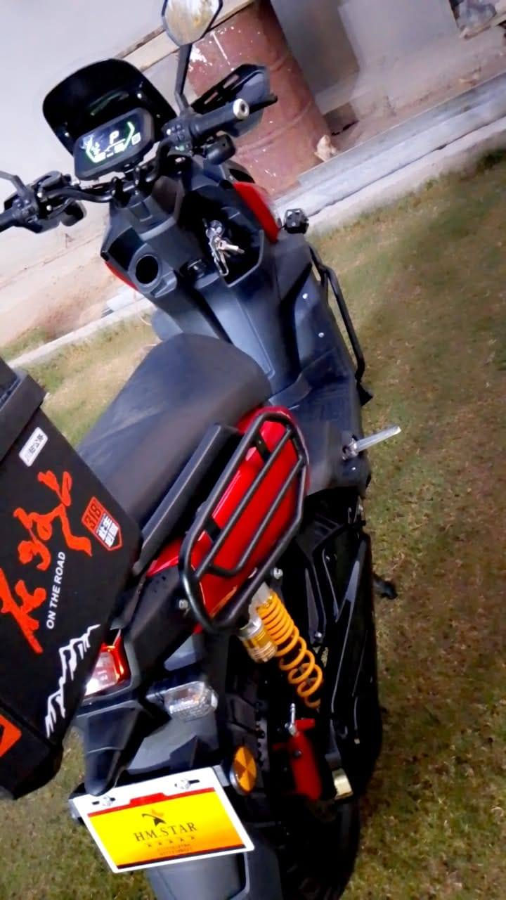 سلام عليكم شباب عندي دراجه اباجي حديث صار شهرين من اخدته اريد ابيعه رايده 1400 بيه مجال لطيبين ***********.      *********** بيكم خير ودللو درجه حلوه ونضيفه
