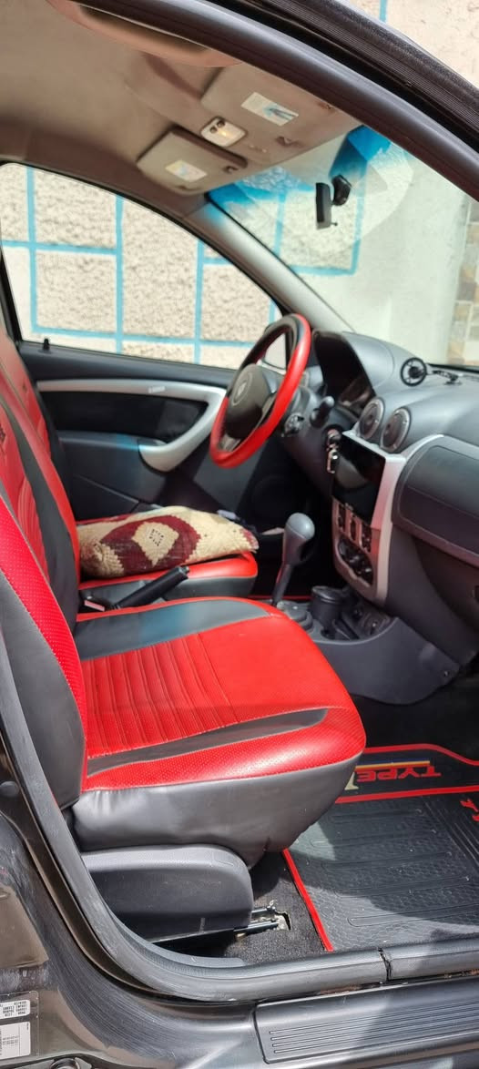 رينو داتسر موديل 13 استخدام شخصي. كير محرك جيد جدا صدر امامي وخلفي جديد اطارات جديد  بطارية جديدة ادامة كاملة دهن كير جديد .جامة امامية جديدة راديتر ماء جديد ,/ محرك حجم 2000
ماشية 111 تبريد شغال كهربائيات شغالة جام ٤كهرباء اضرارها فقط صبع ربع بنيد وبيها طخات بالهلالات خلفية. السعر 70 ورقة...  .رقم بغداد  جديد ...للاستفسار *********** ابو مصطفى.بغداد البلديات
