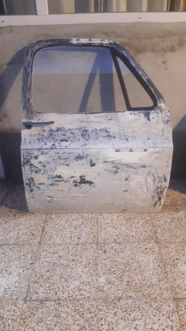 سلام عليكم
باب عدد 2
سياره جمسي موديل 77
نظيفه وجديد حيل جدا مع محلقاتها 
للاتصال 
***********
وايضاً على الواتساب موجودين
