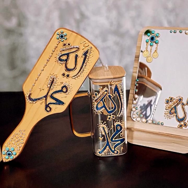 مرآة + كوب + مشط بتصميم أنيق واسم حسب الطلب 🤍
متوفر تنفيذ بالأسماء والألوان اللي تختاروها 🌷


**إذا كنت صاحب هذا الإعلان وتريد حذفه لأي سبب، رجاءا أرسل رسالة إلى الدعم الفني**