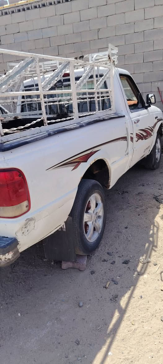سلام عليكم البيع فورد موديل 2000 رقم بغداد شرط التحويل  مكينه لا تبخير ولا تنقيص كير نمر 5 حداديه ستوني مسويه ستيرن باور قماره حلوه لا خياس والبدي حلو  طخم تاير جديد باتري جديد شاصي مكفول سعر 35وبيه مجال مكان البصره الزبير ***********
